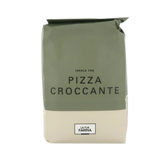 Green and beige bag of flour labeled 'Pizza Croccante' with 'La Tua Farina' branding on a white background.